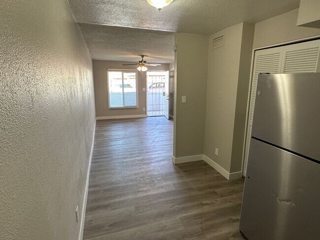 Photo - 2260 E Broadway Rd Unidad 2262 Broadway  B