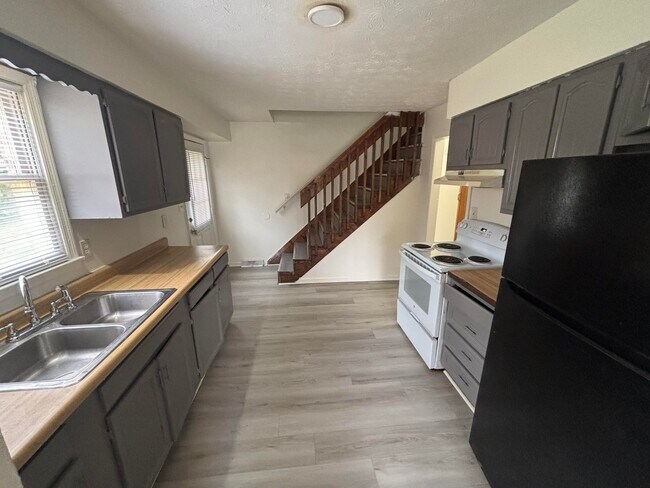 312 Garden Park Dr