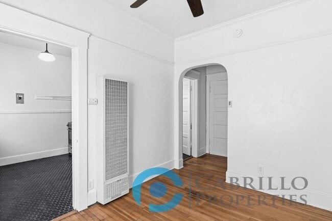 Building Photo - 2241 Fourth Ave Unit #304