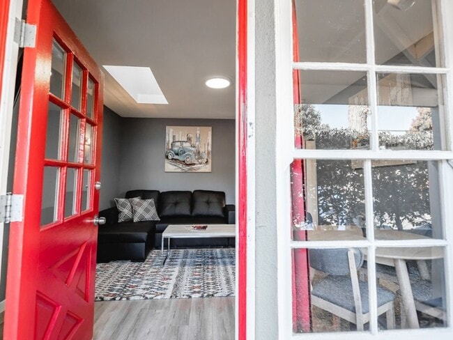 Photo - 5147 Riverton Ave