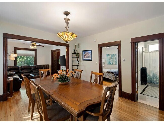 Photo - 2713 Garfield Ave