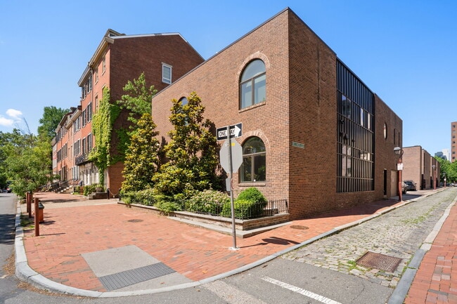 Photo - 230 S 3rd St