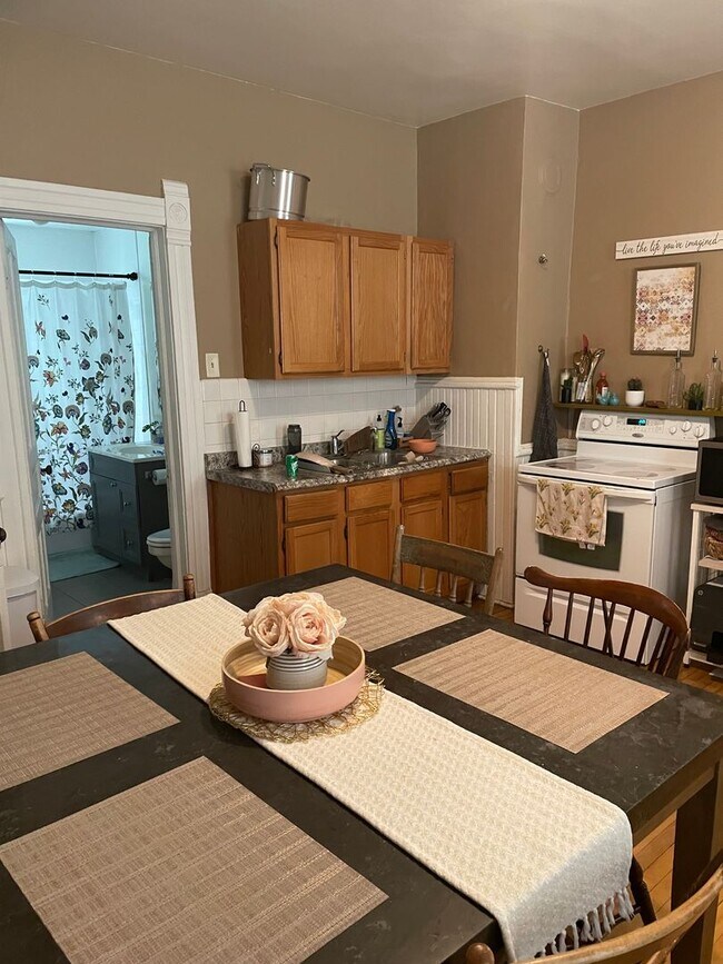 Photo - 2627-29 N. Bartlett Ave. Unit Lower