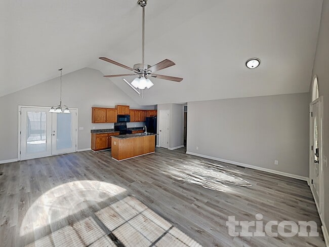 Photo - 1056 Stirrup Pl NW