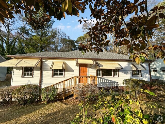 Building Photo - 846 Midway St SE Rental