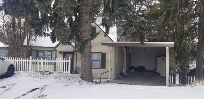 Photo - 1185 NE Lake St House