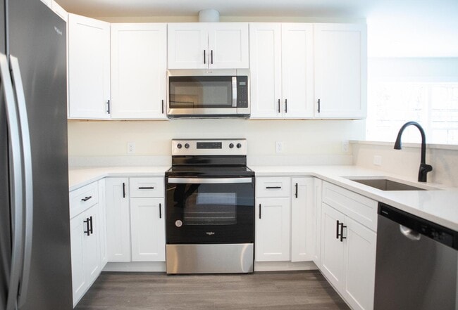 Photo - 887 Federal Rd