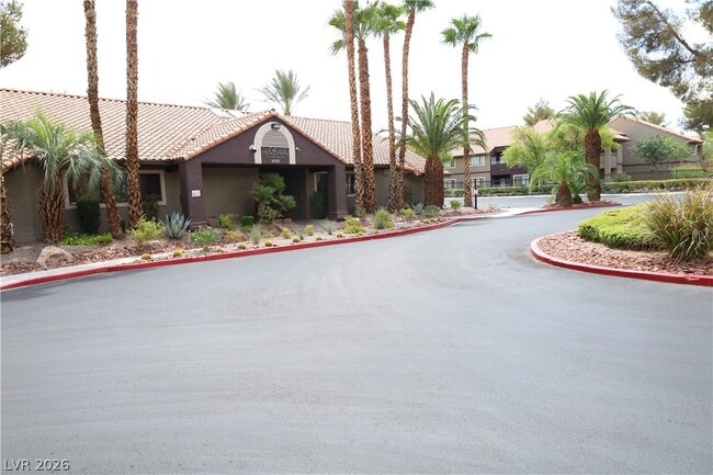 Building Photo - 5002 S Rainbow Blvd Unit 103