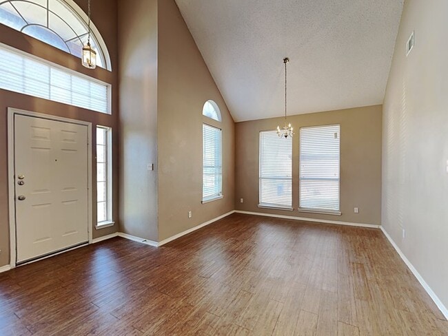 Photo - 110 Meadow Ct