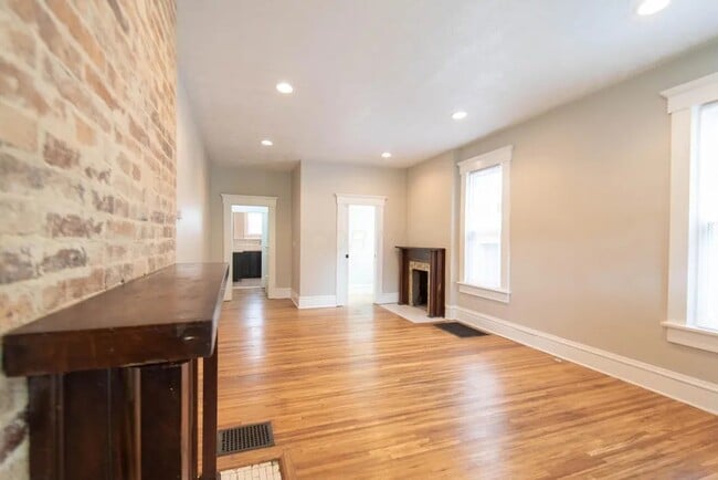 Building Photo - 380 Stoddart Ave Unit 378