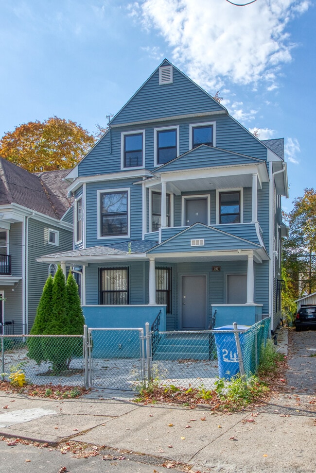 Photo - 247 Willow St