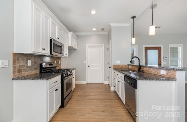 Photo - 540 Greystone Rd