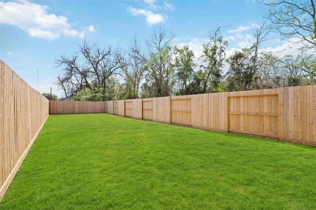 Photo - 3504 Caplin St