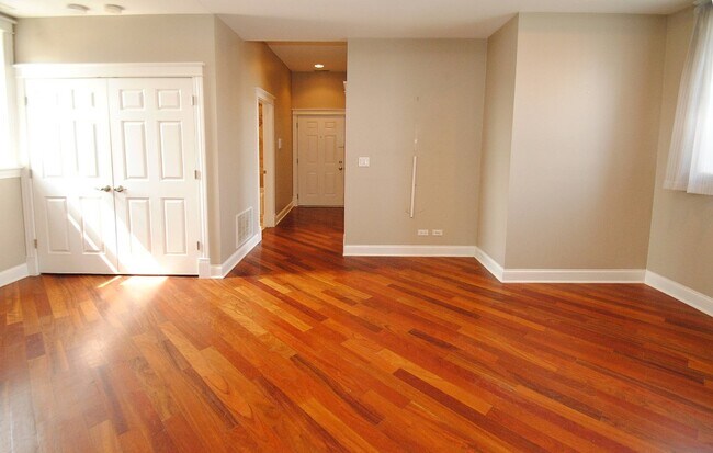 Photo - 867 N Mozart St Unidad 2R