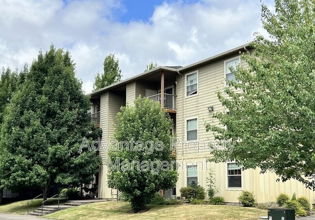 Photo - 537 Catron St N