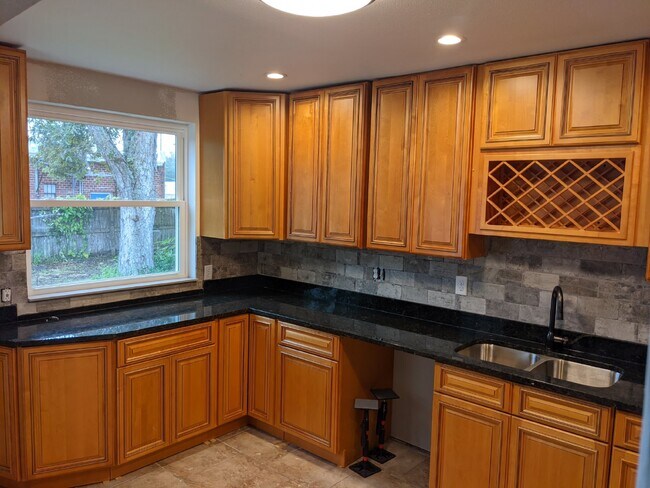 Photo - 5058 Polaris St