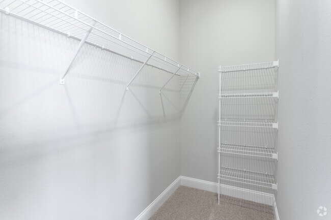 2BR,2BA,-1028SF, The Stern