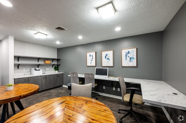 Business Center - Lake Castleton Apartments