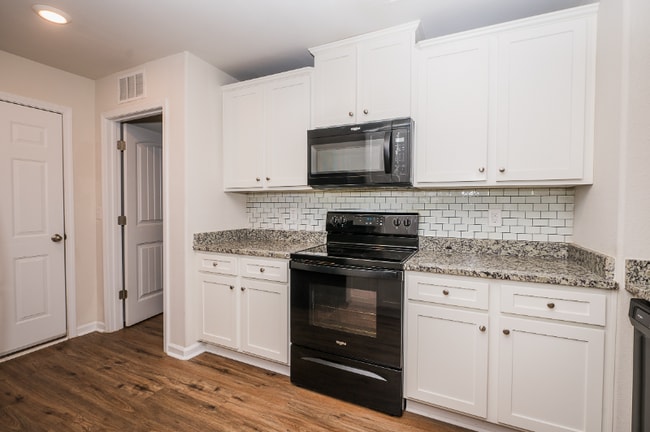 Photo - 130 Trailwood Ct