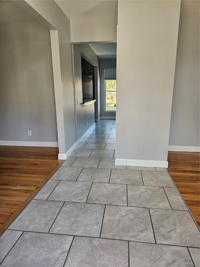 Photo - 4563 Tauneybrook Dr