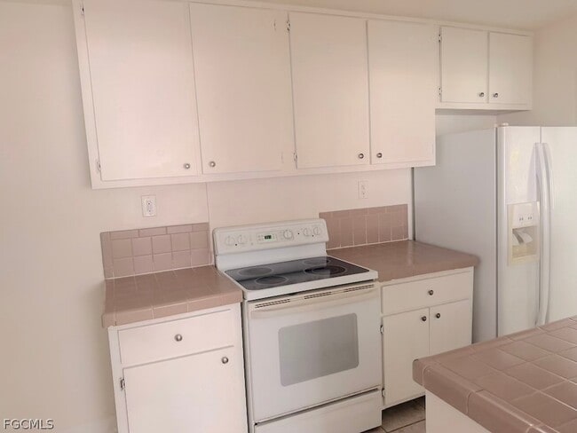 Photo - 1659 Ricardo Ave