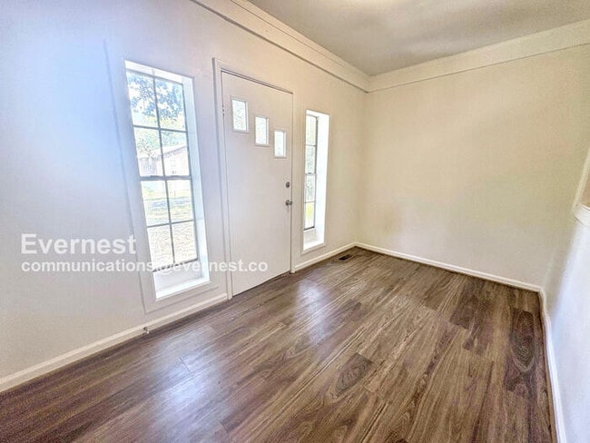 Photo - 253 11th Ave NE