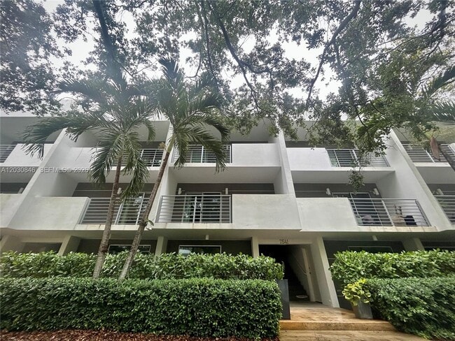 Building Photo - 7541 SW 61st Ave Unit 3