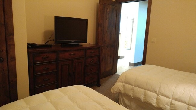 Photo - 50400 US-93
