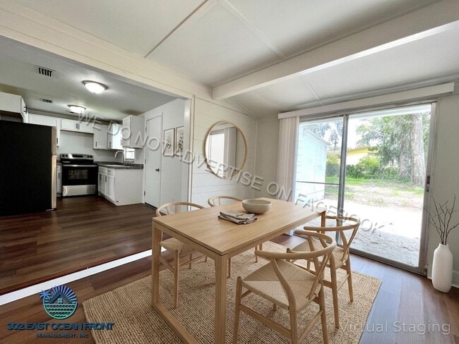 Photo - Gorgeous 3 bedroom / 1.5 bathroom home ready for rent in Orange Park.