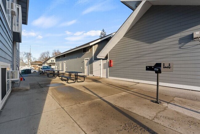 Photo - 2914 N Hogan St