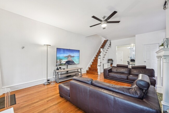 Photo - 251 S 46th St
