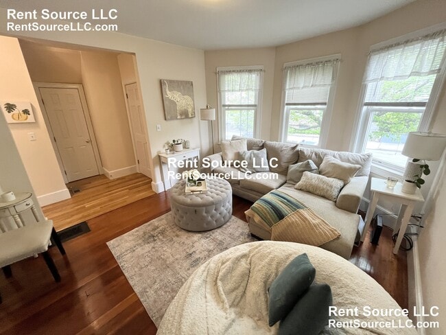 Building Photo - 15 Sargent Ave Unit 1