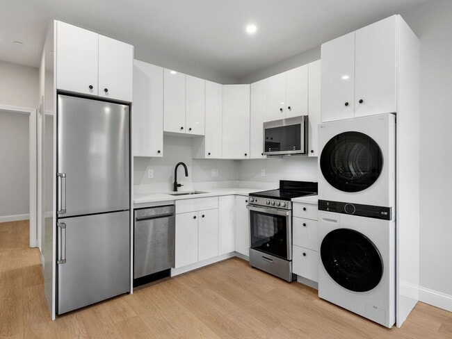 Building Photo - 1576 Cambridge St Unit 1F