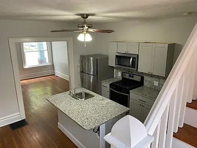 1701-1707-1707 Summit St Unit 1703 N. Summit Street