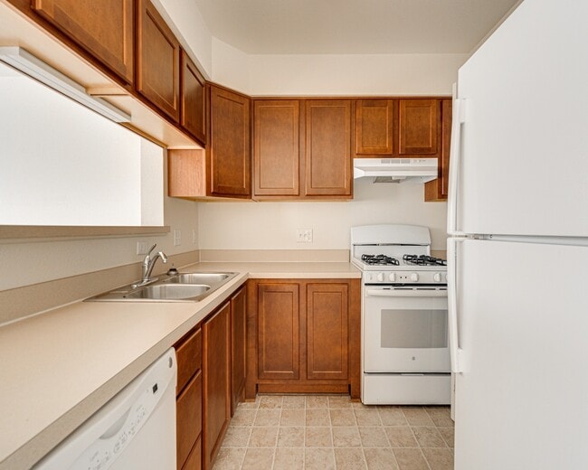 The Harbours Apartments