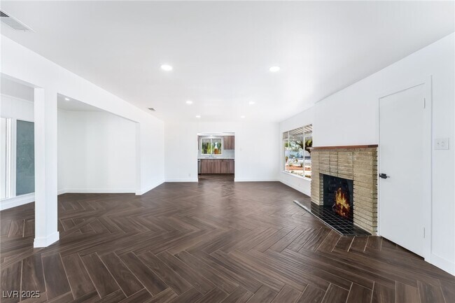 Photo - 569 Canosa Ave