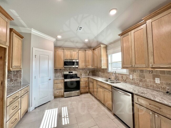 Building Photo - Single Family Home - Popular Huntley Plan
