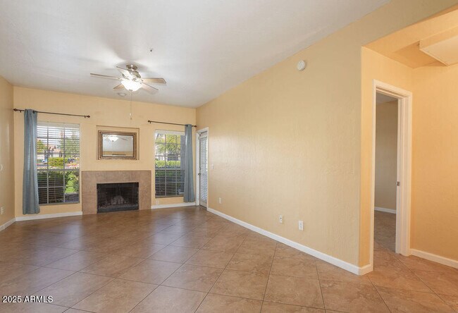 Photo - 14145 N 92nd St Apartamento Unidad 1104