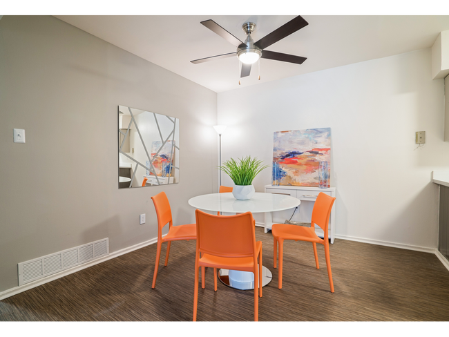 Modern Dining Area | Apartments For Rent Maryland Heights Missouri | Haven on The Lake