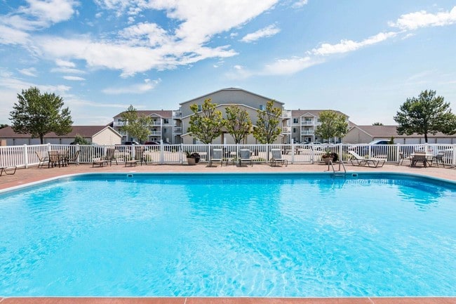 Lyncrest Manor - Lyncrest Apartment Homes