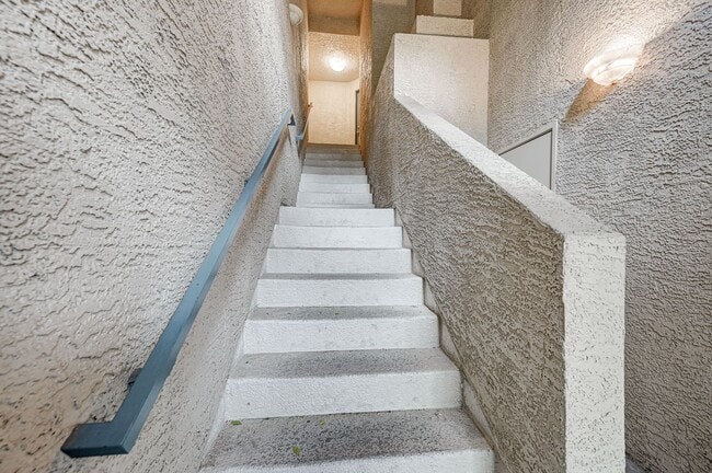 Photo - AMBER RIDGE Gated Beauty in Summerlin! 1600+ SF Condo Unit 204