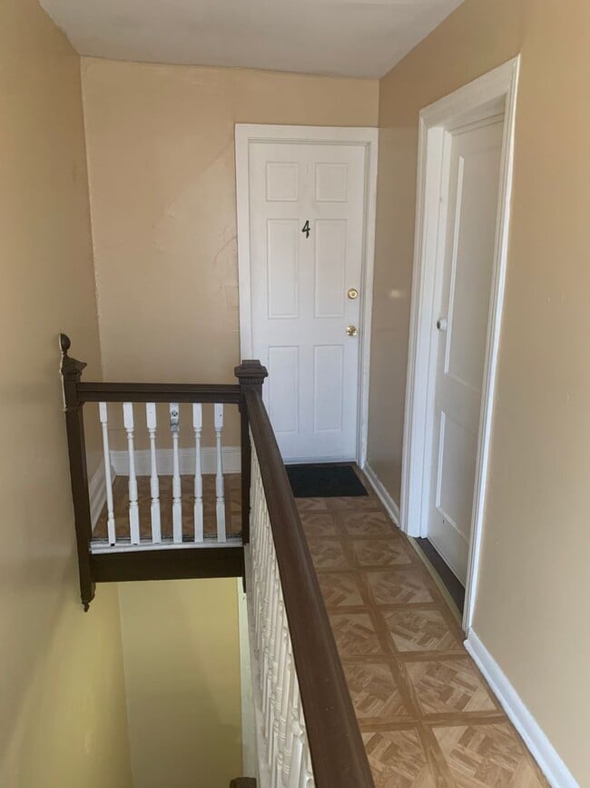 Photo - 1 Bed/1Bath East York City SD