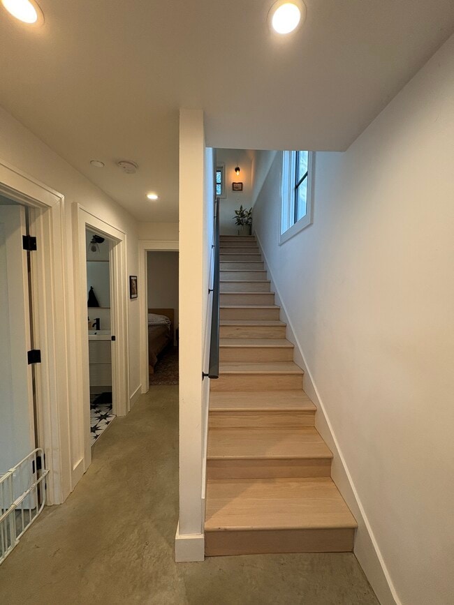 Photo - 1265 Hamlin St NE