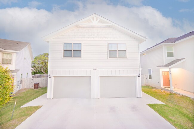 Photo - 10302 Lynwood Branch Townhome