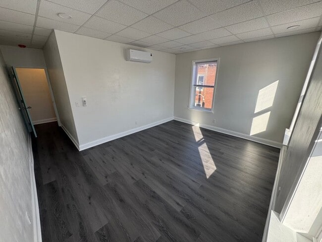 Photo - 1527 Tasker St Unit 3rd Floor