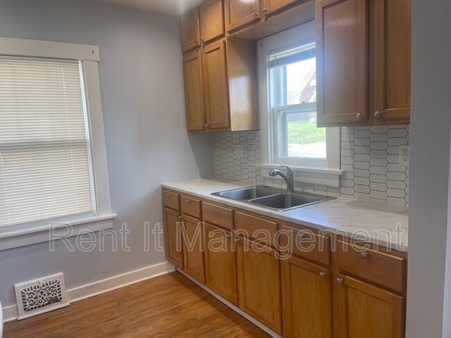 Photo - 3228 Fontenelle Blvd House