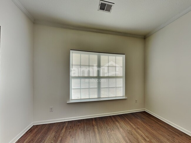 Photo - 1114 Corkscrew Way