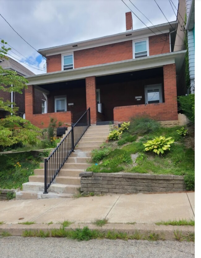 View from front of Duplex - 2115 Lloyd Ave Townhome