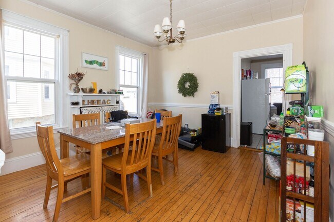 Photo - NO BROKER FEE!  SPACIOUS AND BRIGHT BRIGHTON CTR 5 BED/3 BATH AVAIL 9/1