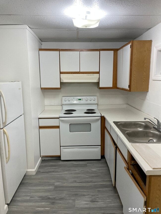 Photo - 166 Main St Unit 1